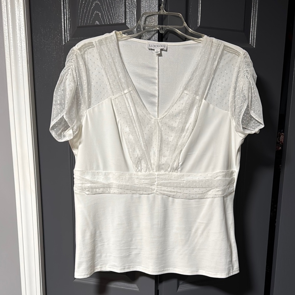 Luxology White Fitted Blouse with Short Sleeves